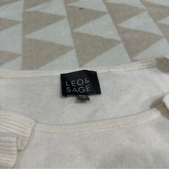 Leo and Sage ivory sleeveless ruffle front cashmere top - Picture 4 of 4